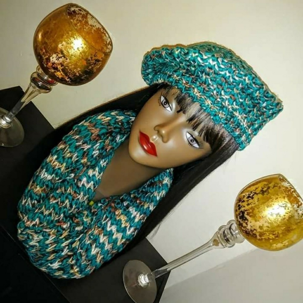 ** SOLD OUT ** Beanie hat & scarf set